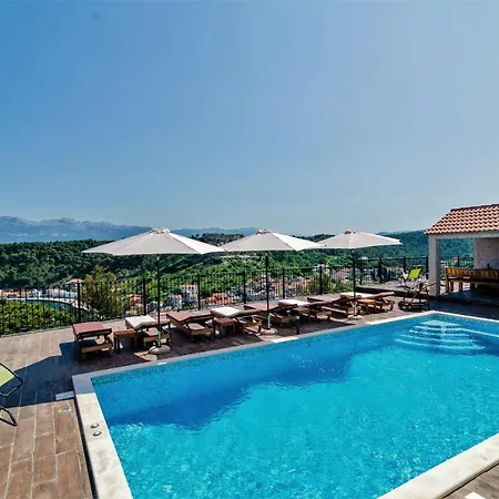 Apartment A2 Beautiful Apt W Magnificent View And Pool Use *