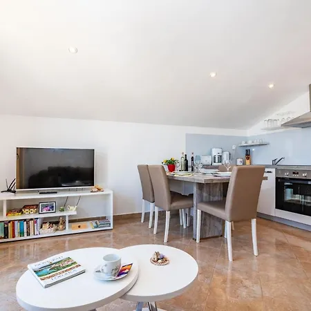 A2 Beautiful Apt W Magnificent View And Pool Use Apartment